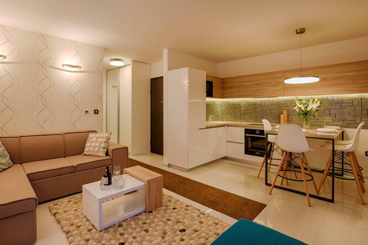 Deluxe New Apartments - Few Steps From The Beach - Luxury Holiday With Style - By Traveler Tourist Agency Krk Krk Town Εξωτερικό φωτογραφία