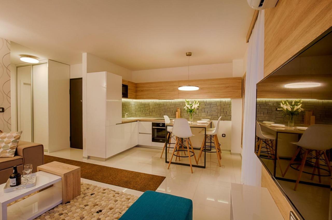 Deluxe New Apartments - Few Steps From The Beach - Luxury Holiday With Style - By Traveler Tourist Agency Krk Krk Town Εξωτερικό φωτογραφία